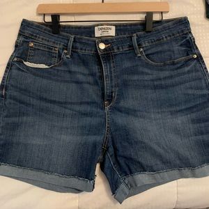 Dark Jean Mid Rise Shorts Juniors 15